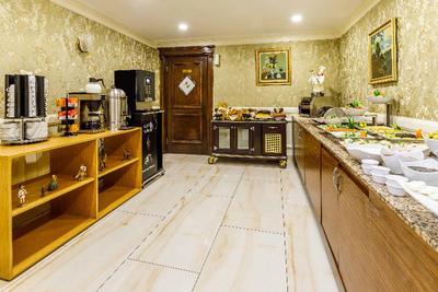 Golden Crown Hotel