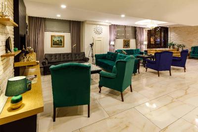Golden Crown Hotel