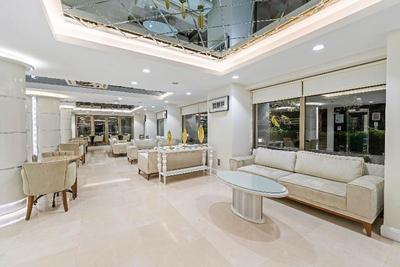 Falcon Hotel