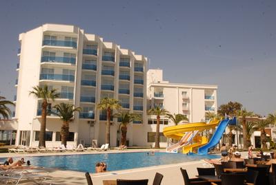 Le Bleu Hotel & Resort