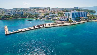 Le Bleu Hotel & Resort