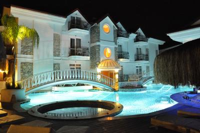 The Pine Hill Hotel & Suites