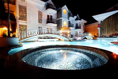 The Pine Hill Hotel & Suites