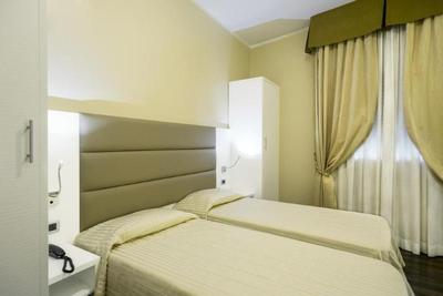 Hotel University
