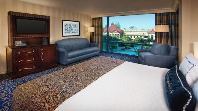 Disneyland® Hotel