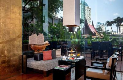 Ramada Plaza by Wyndham Bangkok Menam Riverside
