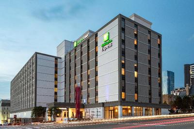 Holiday Inn Express Nashville Downtown - Broadway