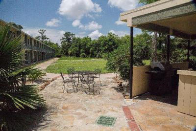Ramada by Wyndham Houston Intercontinental Airpt E