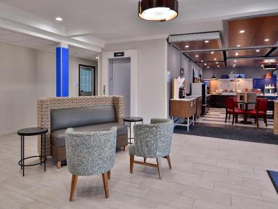Holiday Inn Express and Suites North Kansas City