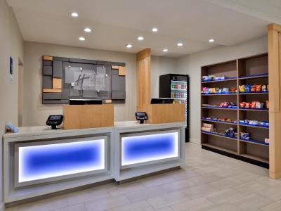 Holiday Inn Express and Suites North Kansas City
