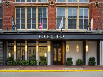 Hotel Theo New Orleans, Tapestry Collection
