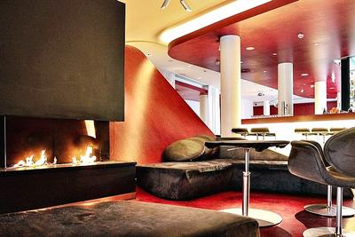 Hotel Q!