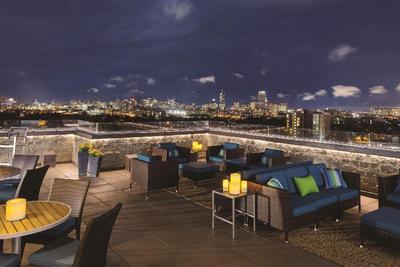 DoubleTree Suites by Hilton Hotel Boston-Cambridge