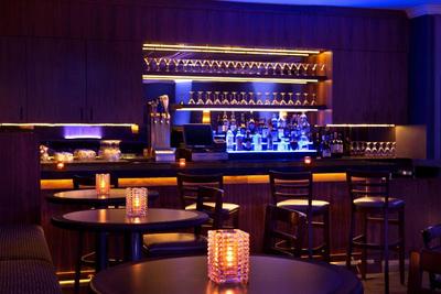 DoubleTree Suites by Hilton Hotel Boston-Cambridge