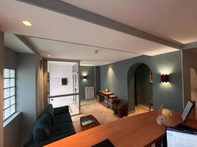 Merryl Hotel