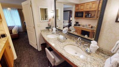 Eden Resort & Suites