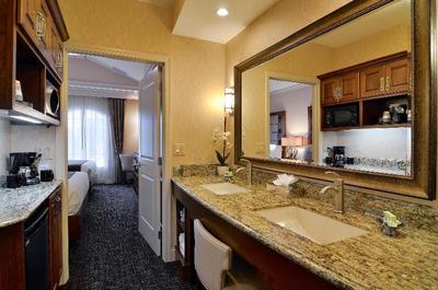 Eden Resort & Suites