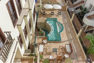 klayman Olivina Aparthotel