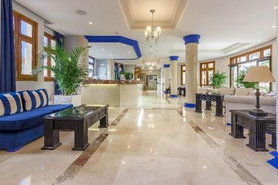 klayman Olivina Aparthotel