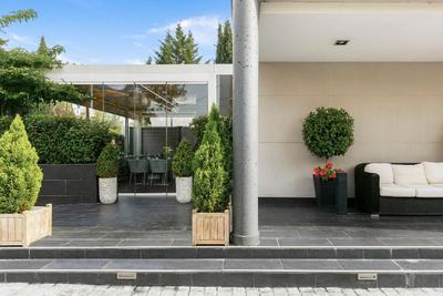 Globales Acis & Galatea Hotel