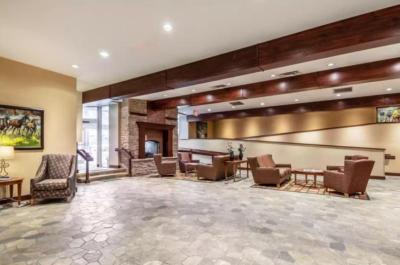 White Peak Hotel