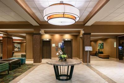 Holiday Inn & Suites Overland Park-West