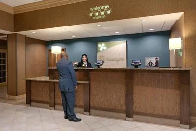 Holiday Inn & Suites Overland Park-West