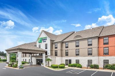 Holiday Inn Express and Suites Greenville-Spartan