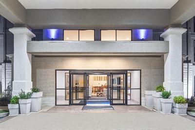 Holiday Inn Express and Suites Greenville-Spartan
