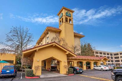 La Quinta Inn & Suites Seattle Sea-Tac Airport