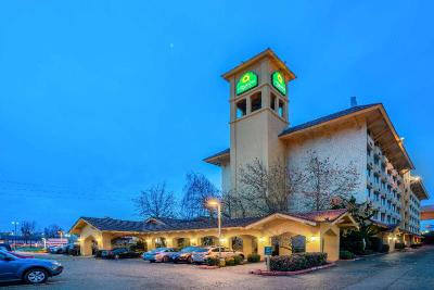 La Quinta Inn & Suites Seattle Sea-Tac Airport