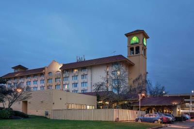 La Quinta Inn & Suites Seattle Sea-Tac Airport