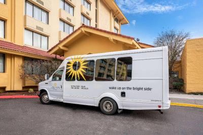 La Quinta Inn & Suites Seattle Sea-Tac Airport