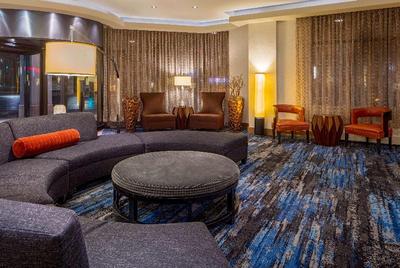 DoubleTree Suites by Hilton Minneapolis Downtown