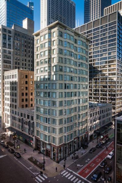 Staypineapple An Iconic Hotel The Loop Chicago
