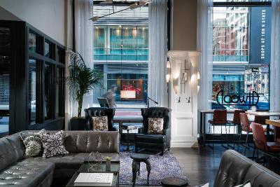 Staypineapple An Iconic Hotel The Loop Chicago