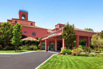 Doubletree by Hilton Sonoma Wine Country