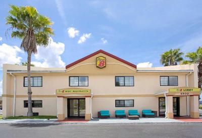 Super 8 by Wyndham Orlando International Drive