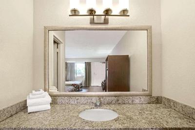 Super 8 by Wyndham Orlando International Drive