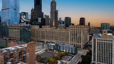 Holiday Inn and Suites Chicago-Downtown