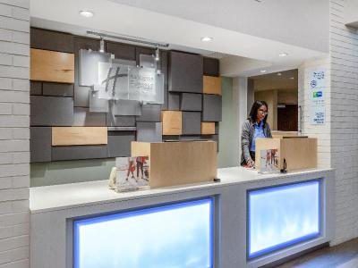 Holiday Inn Express  Chicago-Midway Airport