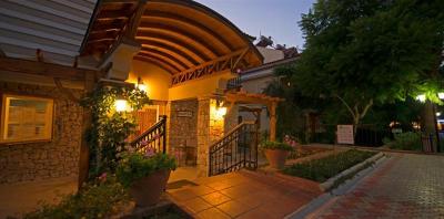 Perdikia Hill Family Resort