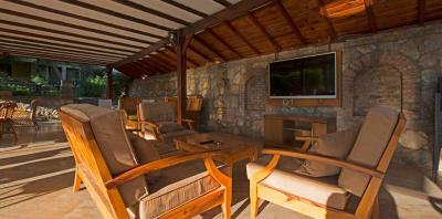 Perdikia Hill Family Resort