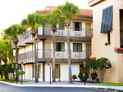 Quality Inn & Suites By The Parks