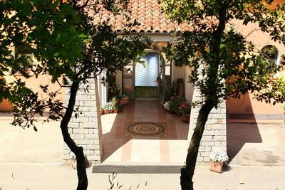 Pausania Inn