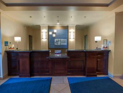 Holiday Inn Express Hotel &Suites Buffalo-Airport