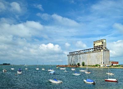 Holiday Inn Express Hotel &Suites Buffalo-Airport