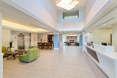 Holiday Inn Express Hauppauge-Long Island