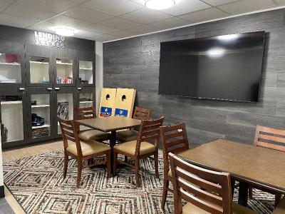 Candlewood Suites East Syracuse - carrier circle