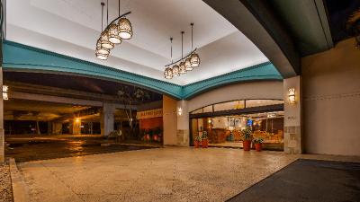 Airport Honolulu Hotel Trademark CollectionWyndham